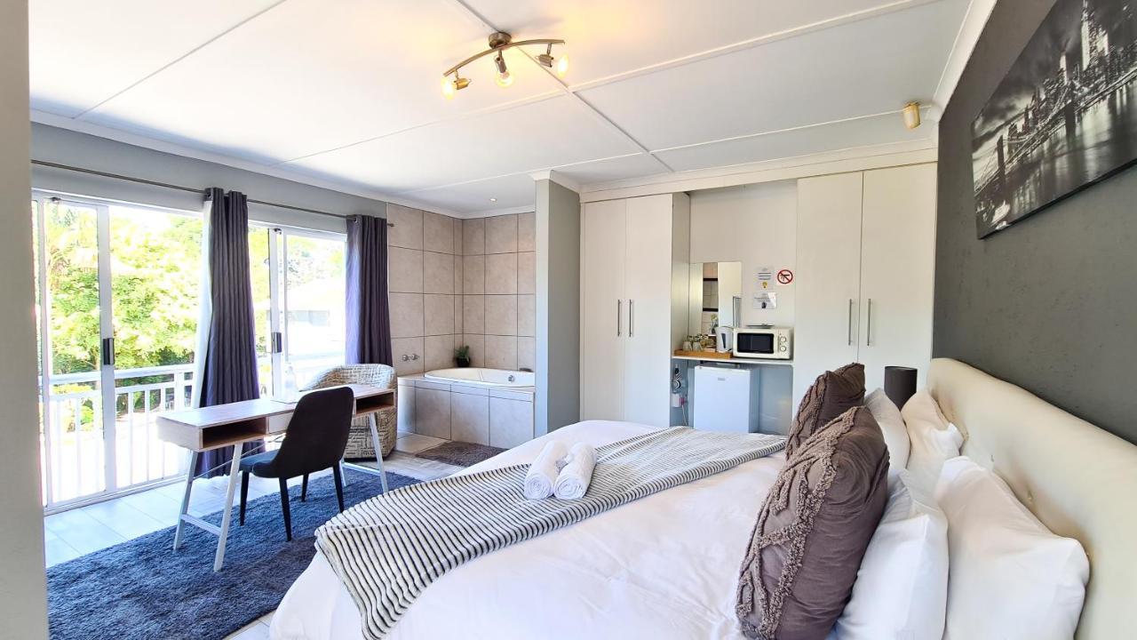 Lido Living Bed & Breakfast East London Exterior photo