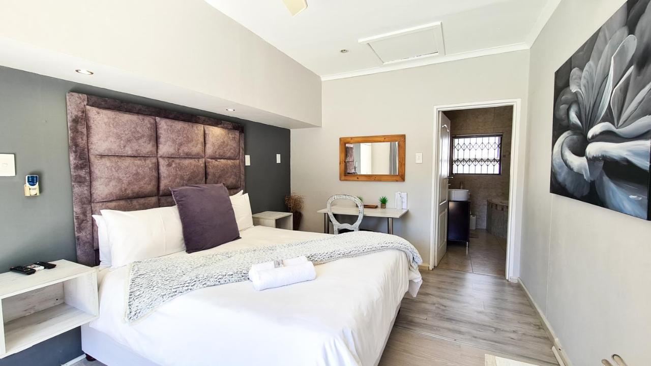 Lido Living Bed & Breakfast East London Exterior photo