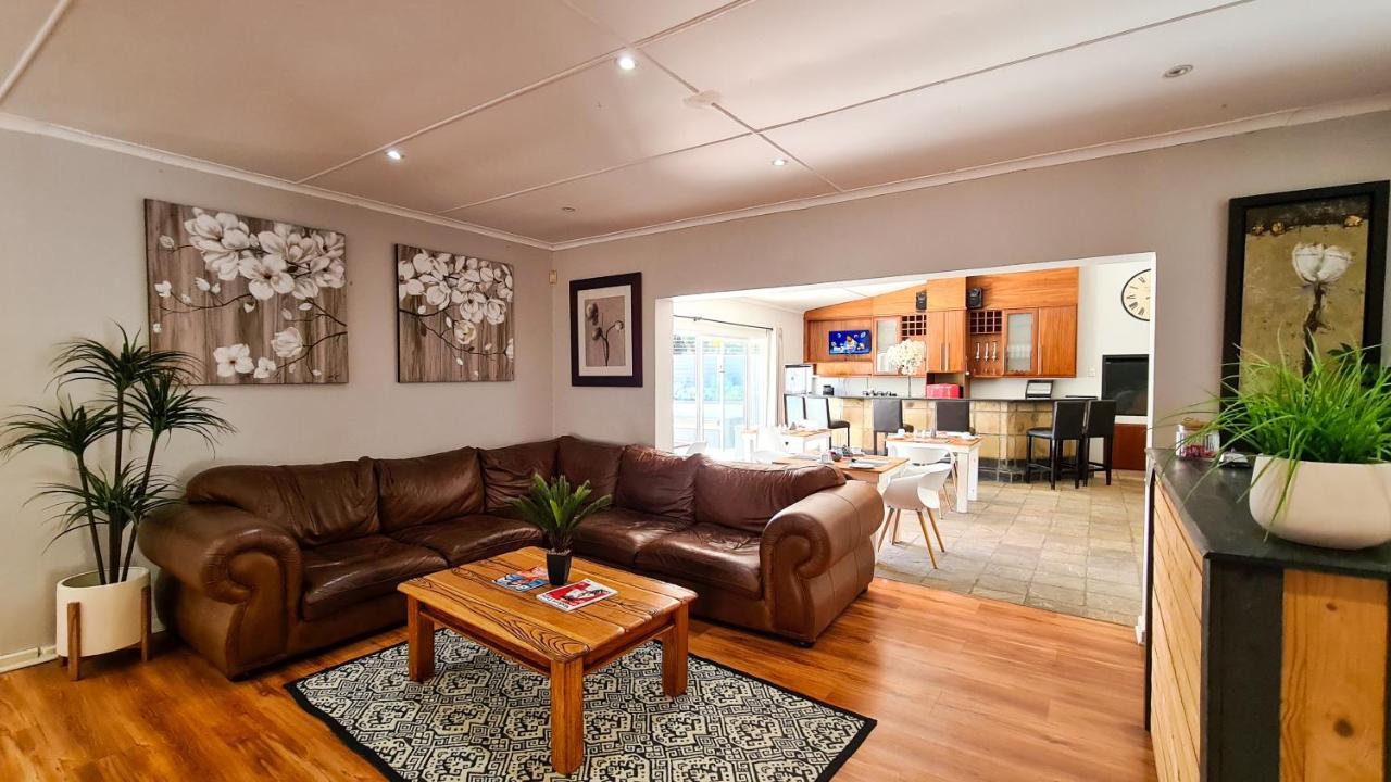 Lido Living Bed & Breakfast East London Exterior photo