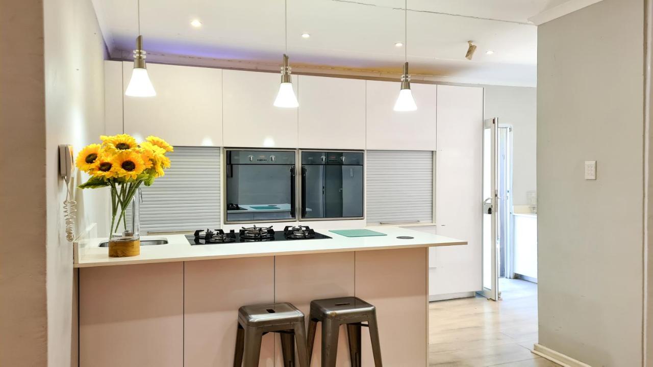 Lido Living Bed & Breakfast East London Exterior photo